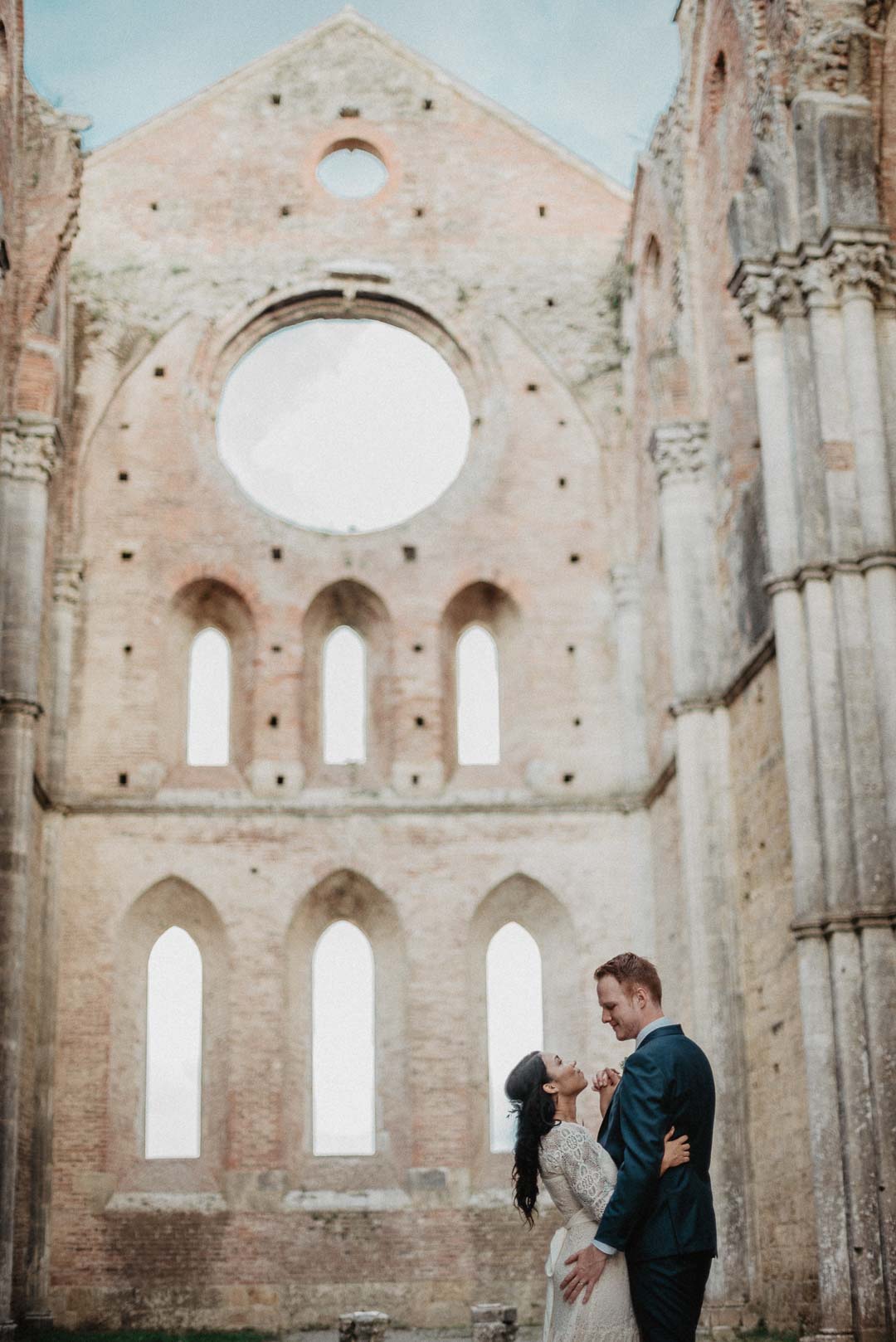 wedding-photographer-destination-fineart-bespoke-reportage-tuscany-sangalgano-abbey-borgosanpietro-vivianeizzo-spazio46-119