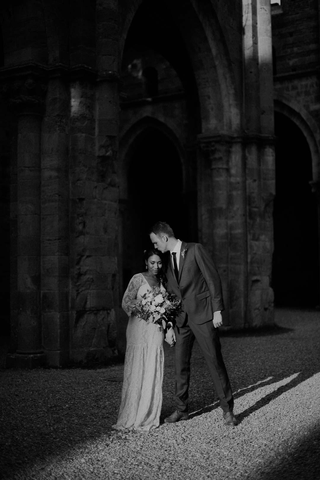 wedding-photographer-destination-fineart-bespoke-reportage-tuscany-sangalgano-abbey-borgosanpietro-vivianeizzo-spazio46-130