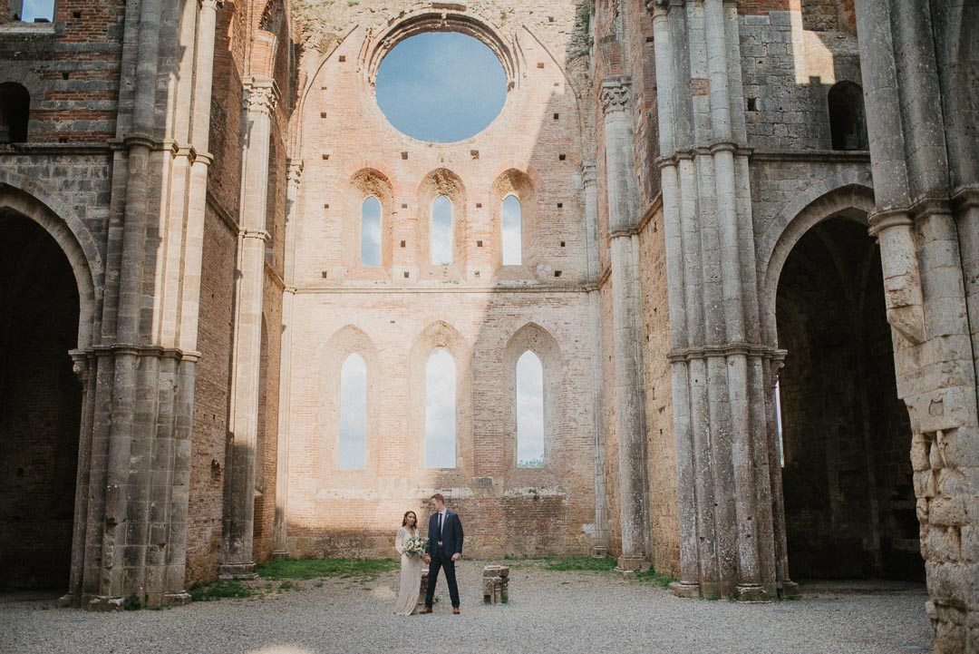 wedding-photographer-destination-fineart-bespoke-reportage-tuscany-sangalgano-abbey-borgosanpietro-vivianeizzo-spazio46-137