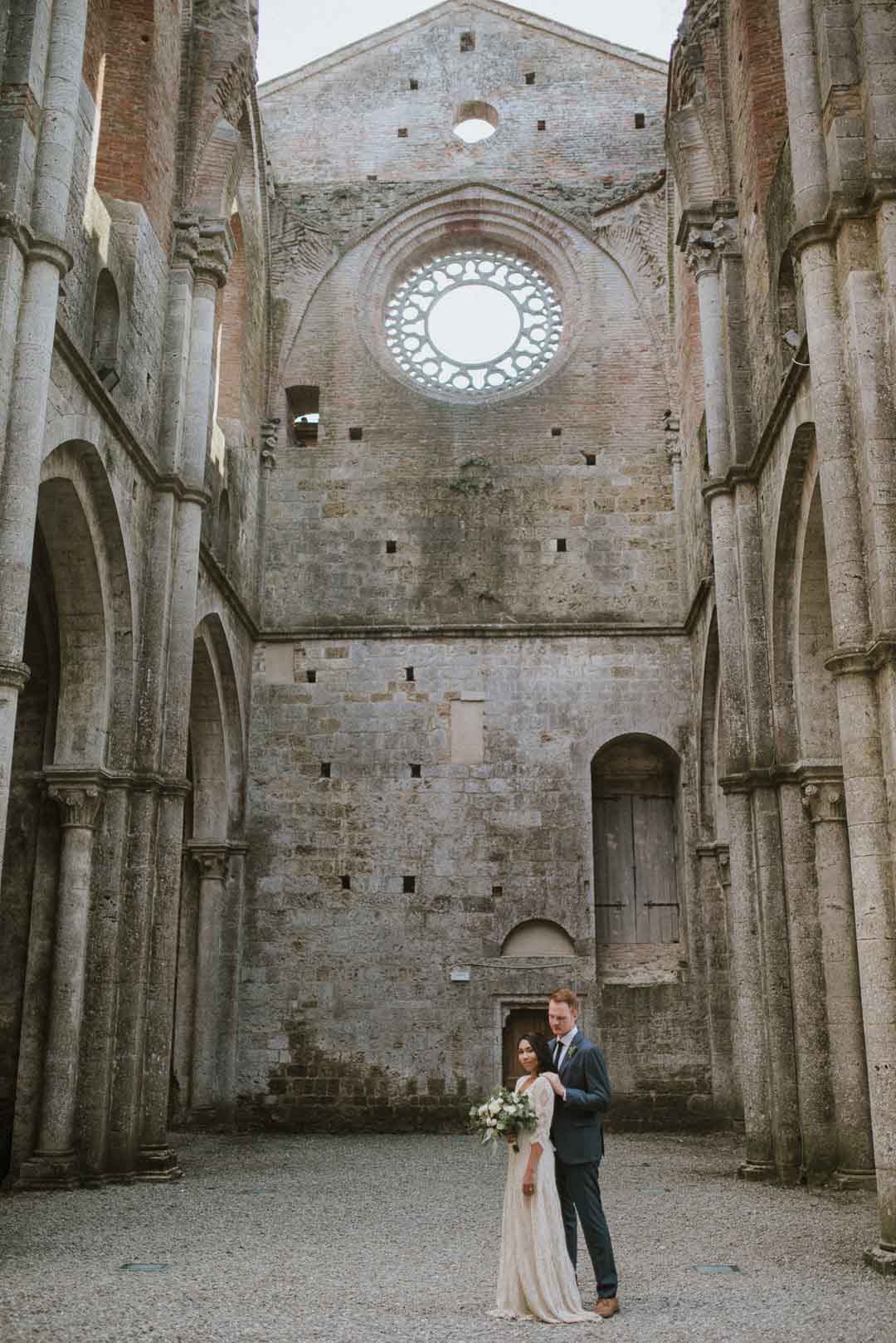 wedding-photographer-destination-fineart-bespoke-reportage-tuscany-sangalgano-abbey-borgosanpietro-vivianeizzo-spazio46-141