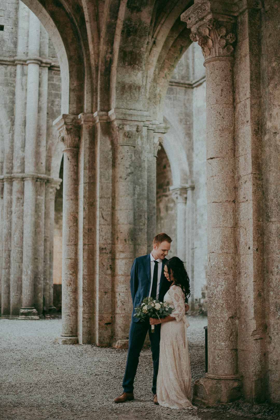 wedding-photographer-destination-fineart-bespoke-reportage-tuscany-sangalgano-abbey-borgosanpietro-vivianeizzo-spazio46-143
