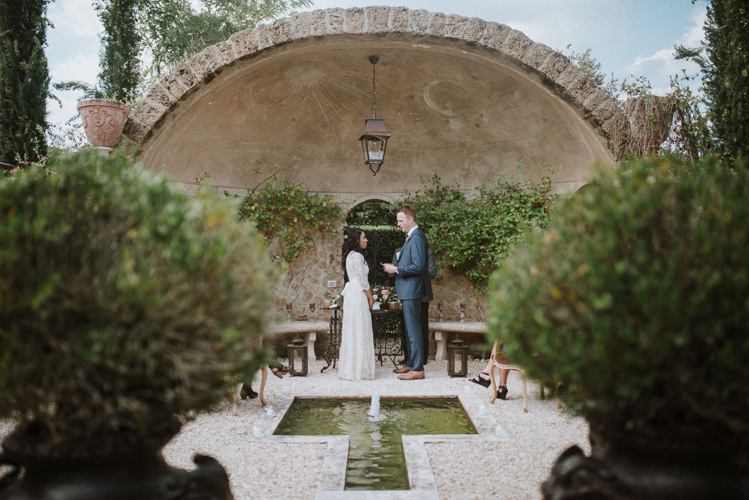 wedding-photographer-destination-fineart-bespoke-reportage-tuscany-sangalgano-abbey-borgosanpietro-vivianeizzo-spazio46-62