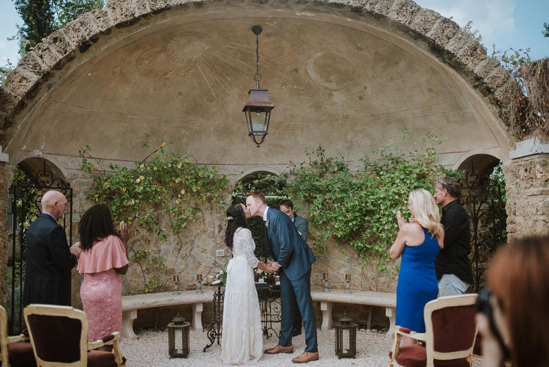 wedding-photographer-destination-fineart-bespoke-reportage-tuscany-sangalgano-abbey-borgosanpietro-vivianeizzo-spazio46-70
