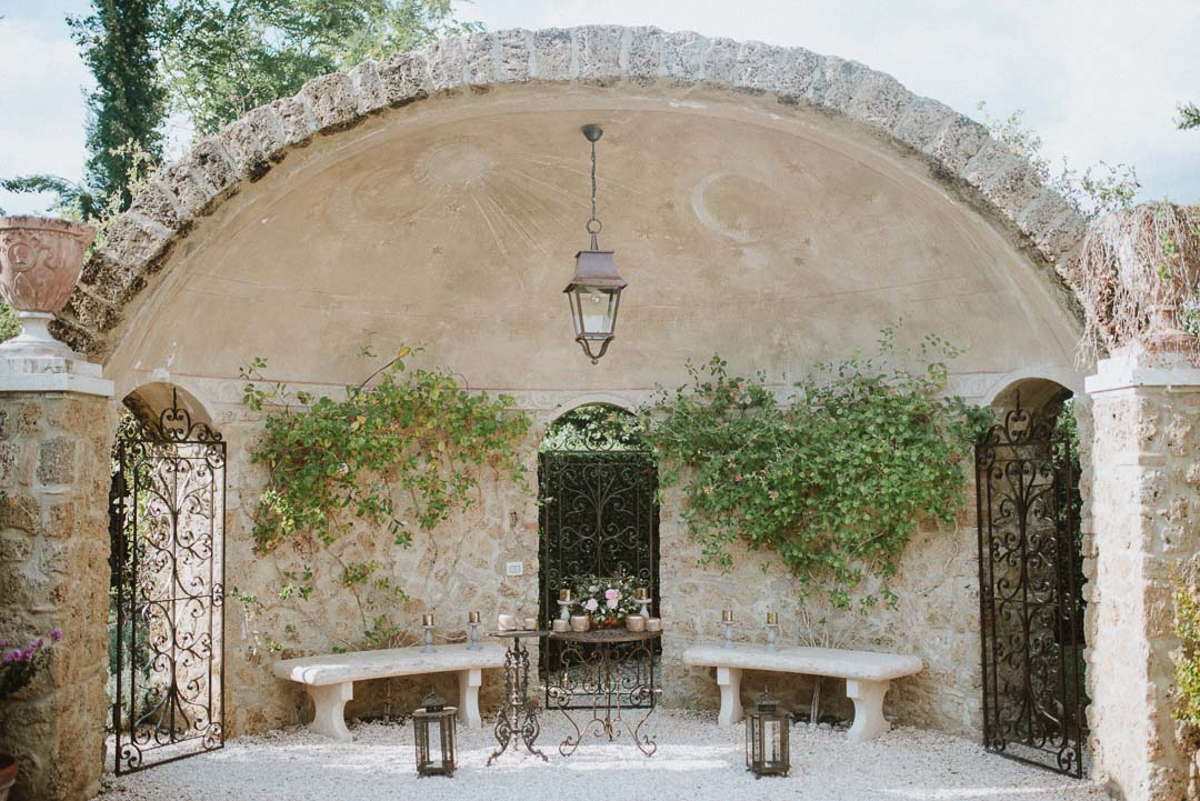 wedding-photographer-destination-fineart-bespoke-reportage-tuscany-sangalgano-abbey-borgosanpietro-vivianeizzo-spazio46-73
