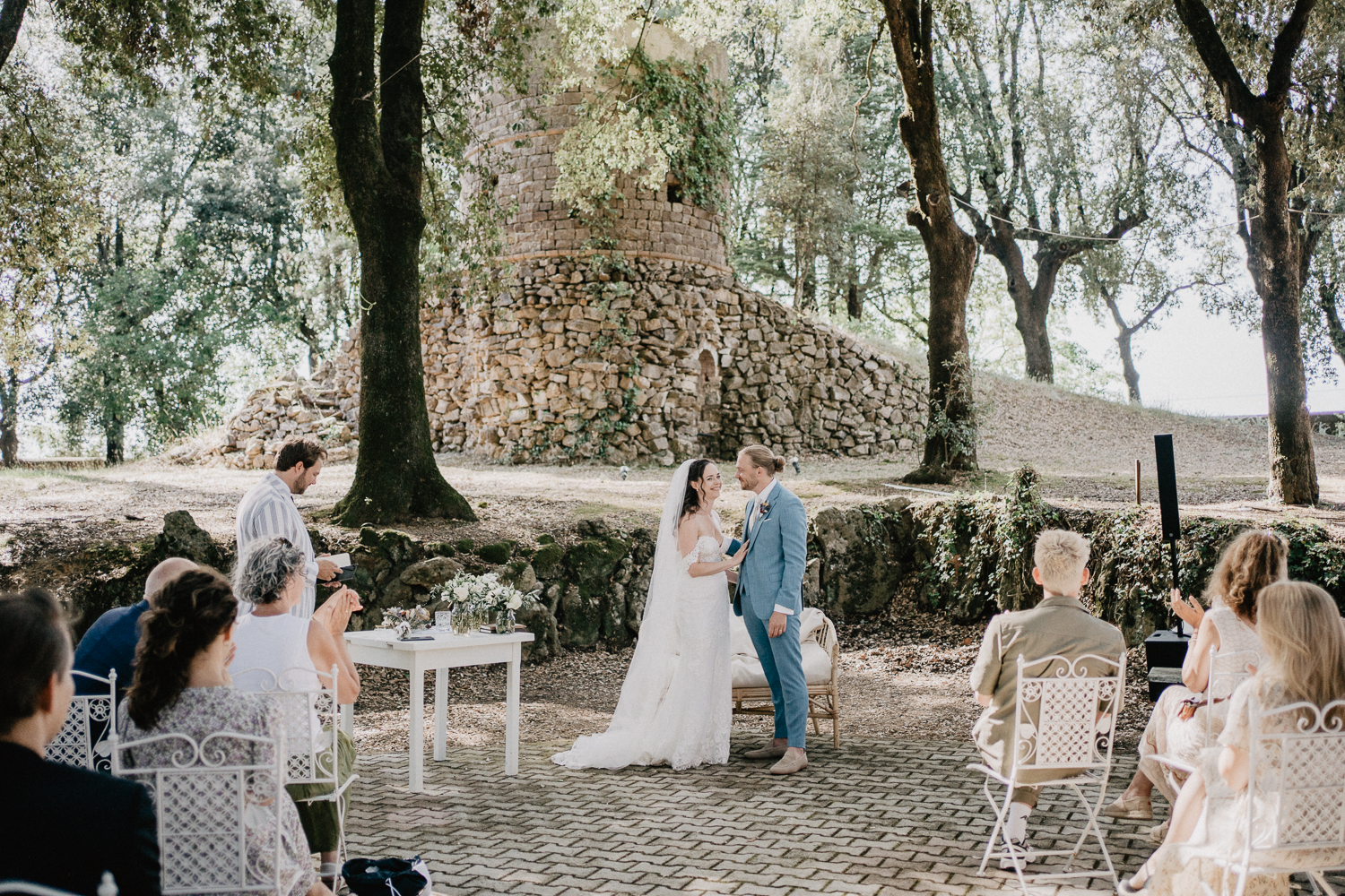 vivianeizzo-wedding-photographer-fineart-bespoke-reportage-destination-umbria-villalaura-borgosanfaustino-luxurywedding-100
