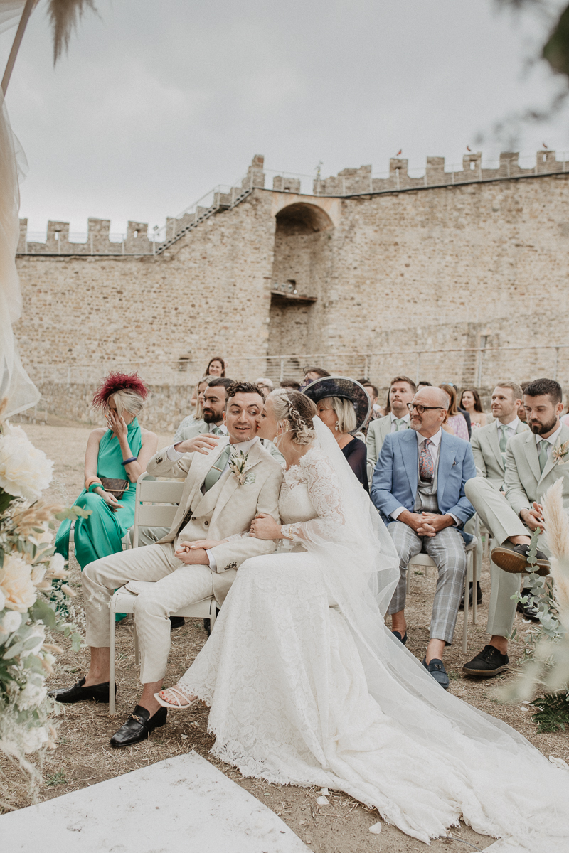 vivianeizzo-wedding-photographer-fineart-bespoke-reportage-luxury-destination-Isolapolvese-Perugia-Umbria-isolapolveseresort-junebugweddings.jpg-103