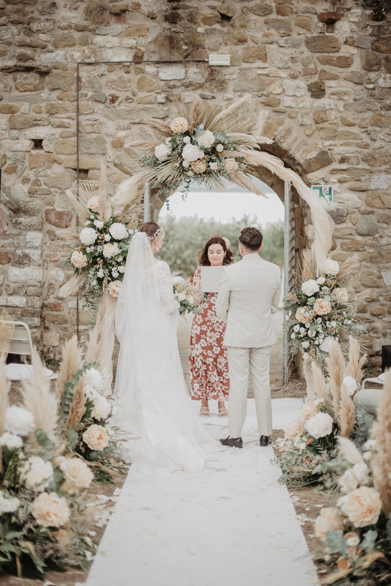 vivianeizzo-wedding-photographer-fineart-bespoke-reportage-luxury-destination-Isolapolvese-Perugia-Umbria-isolapolveseresort-junebugweddings.jpg-112