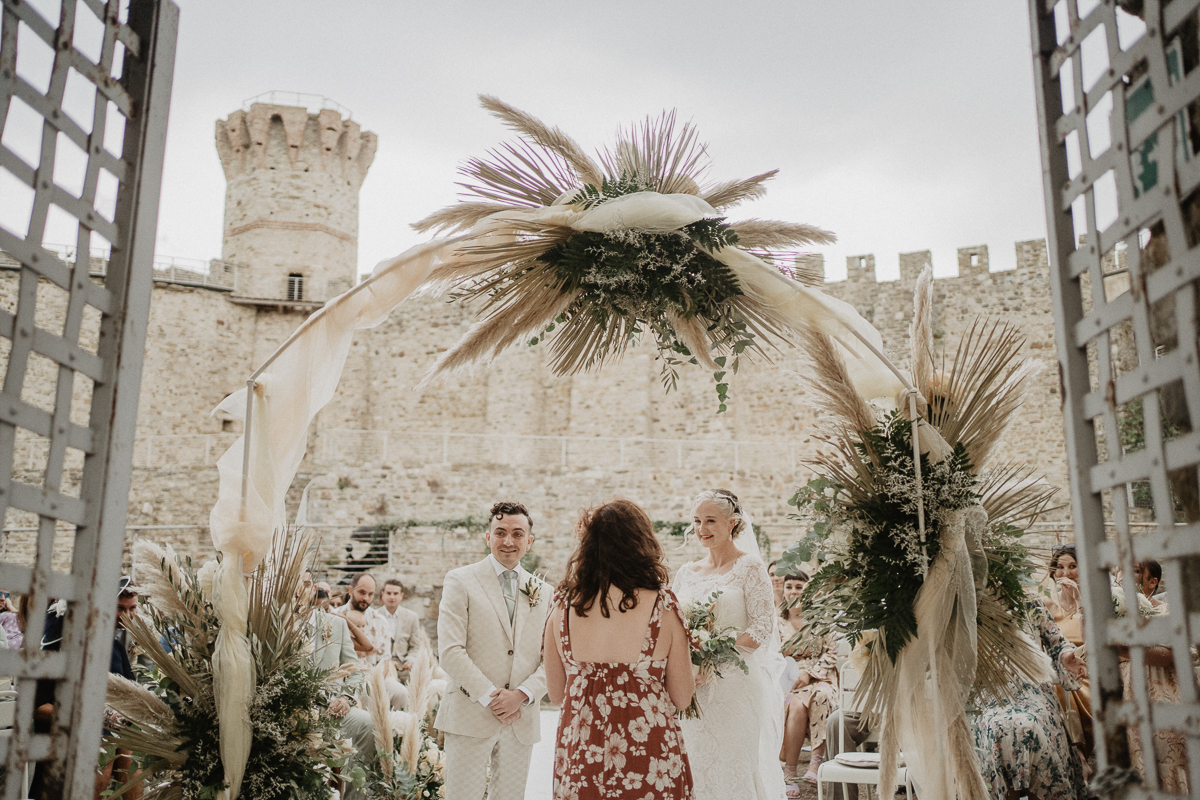 vivianeizzo-wedding-photographer-fineart-bespoke-reportage-luxury-destination-Isolapolvese-Perugia-Umbria-isolapolveseresort-junebugweddings.jpg-124