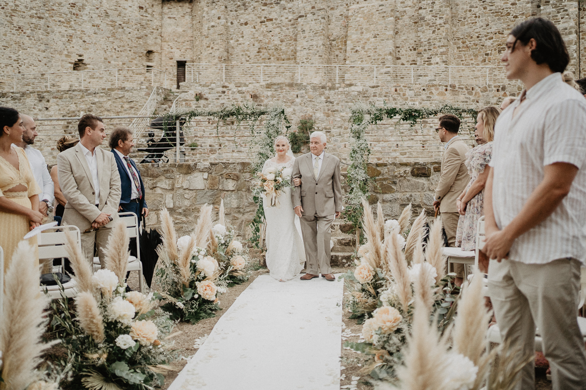 vivianeizzo-wedding-photographer-fineart-bespoke-reportage-luxury-destination-Isolapolvese-Perugia-Umbria-isolapolveseresort-junebugweddings.jpg-127