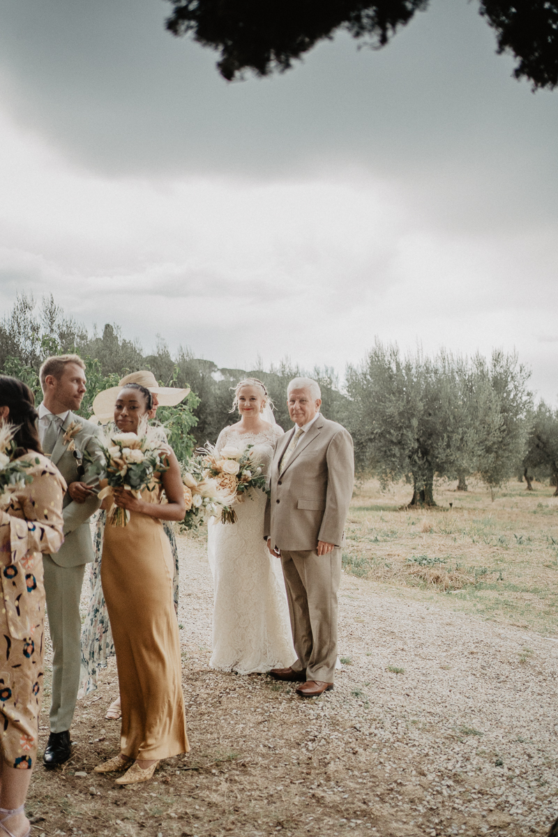 vivianeizzo-wedding-photographer-fineart-bespoke-reportage-luxury-destination-Isolapolvese-Perugia-Umbria-isolapolveseresort-junebugweddings.jpg-133