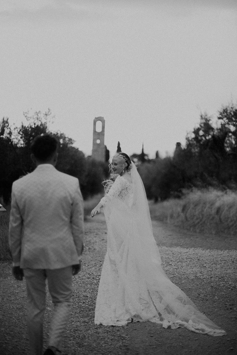 vivianeizzo-wedding-photographer-fineart-bespoke-reportage-luxury-destination-Isolapolvese-Perugia-Umbria-isolapolveseresort-junebugweddings.jpg-37