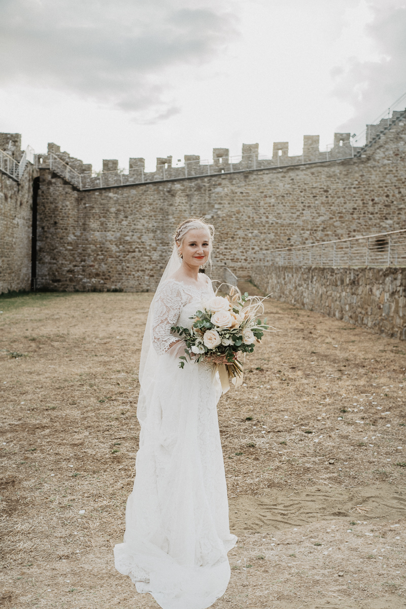 vivianeizzo-wedding-photographer-fineart-bespoke-reportage-luxury-destination-Isolapolvese-Perugia-Umbria-isolapolveseresort-junebugweddings.jpg-46