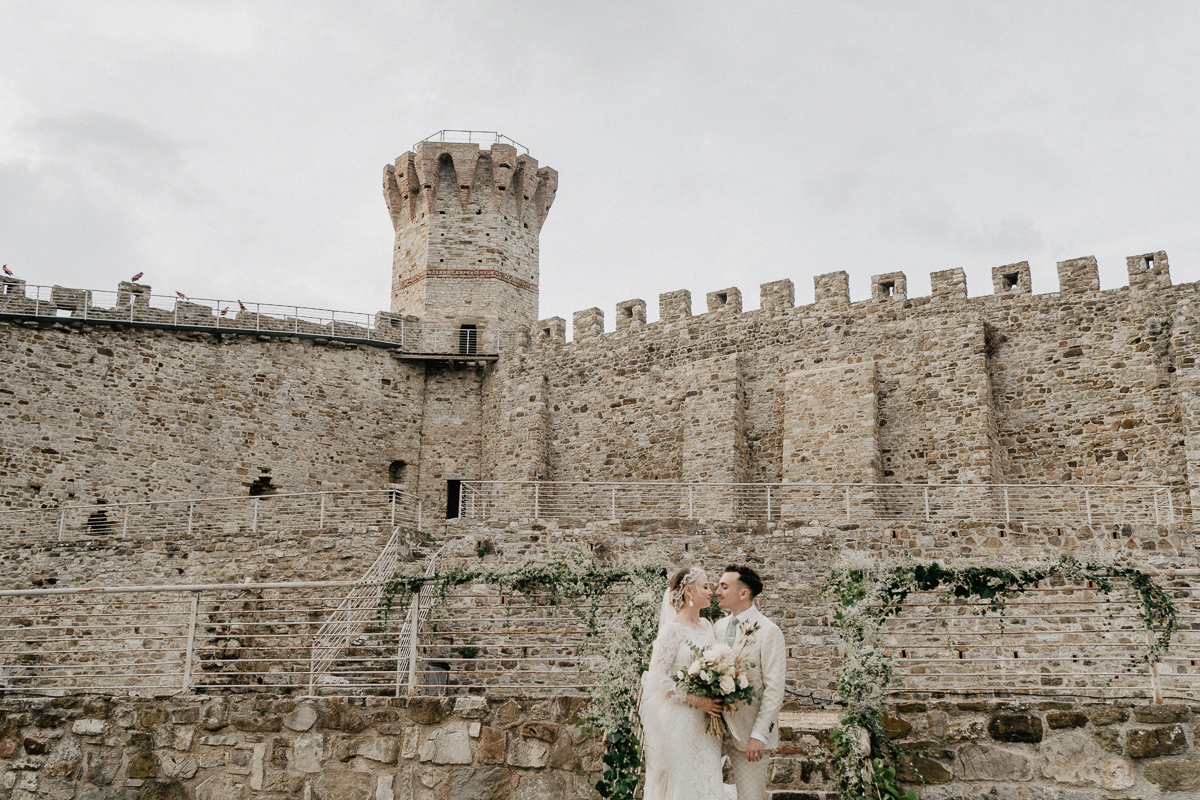 vivianeizzo-wedding-photographer-fineart-bespoke-reportage-luxury-destination-Isolapolvese-Perugia-Umbria-isolapolveseresort-junebugweddings.jpg-51