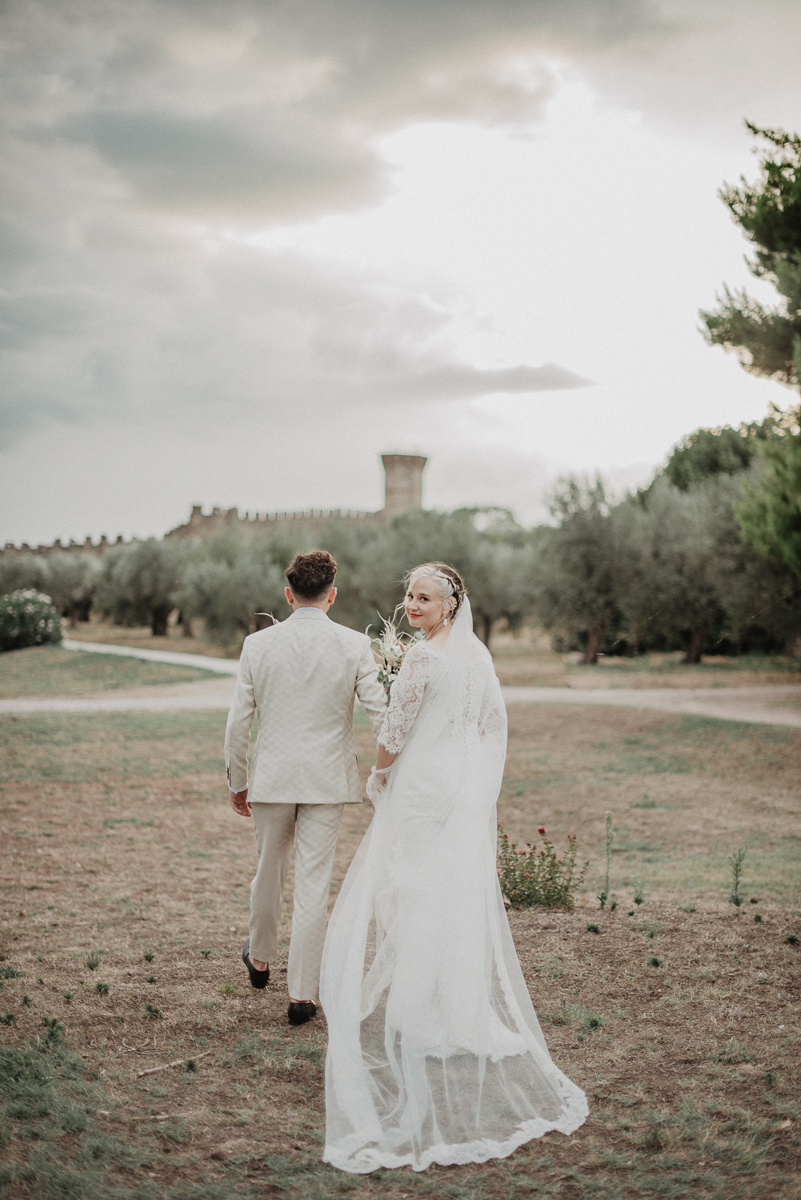 vivianeizzo-wedding-photographer-fineart-bespoke-reportage-luxury-destination-Isolapolvese-Perugia-Umbria-isolapolveseresort-junebugweddings.jpg-53