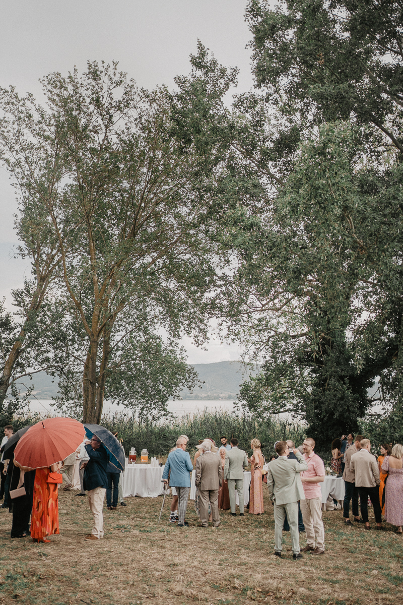 vivianeizzo-wedding-photographer-fineart-bespoke-reportage-luxury-destination-Isolapolvese-Perugia-Umbria-isolapolveseresort-junebugweddings.jpg-90