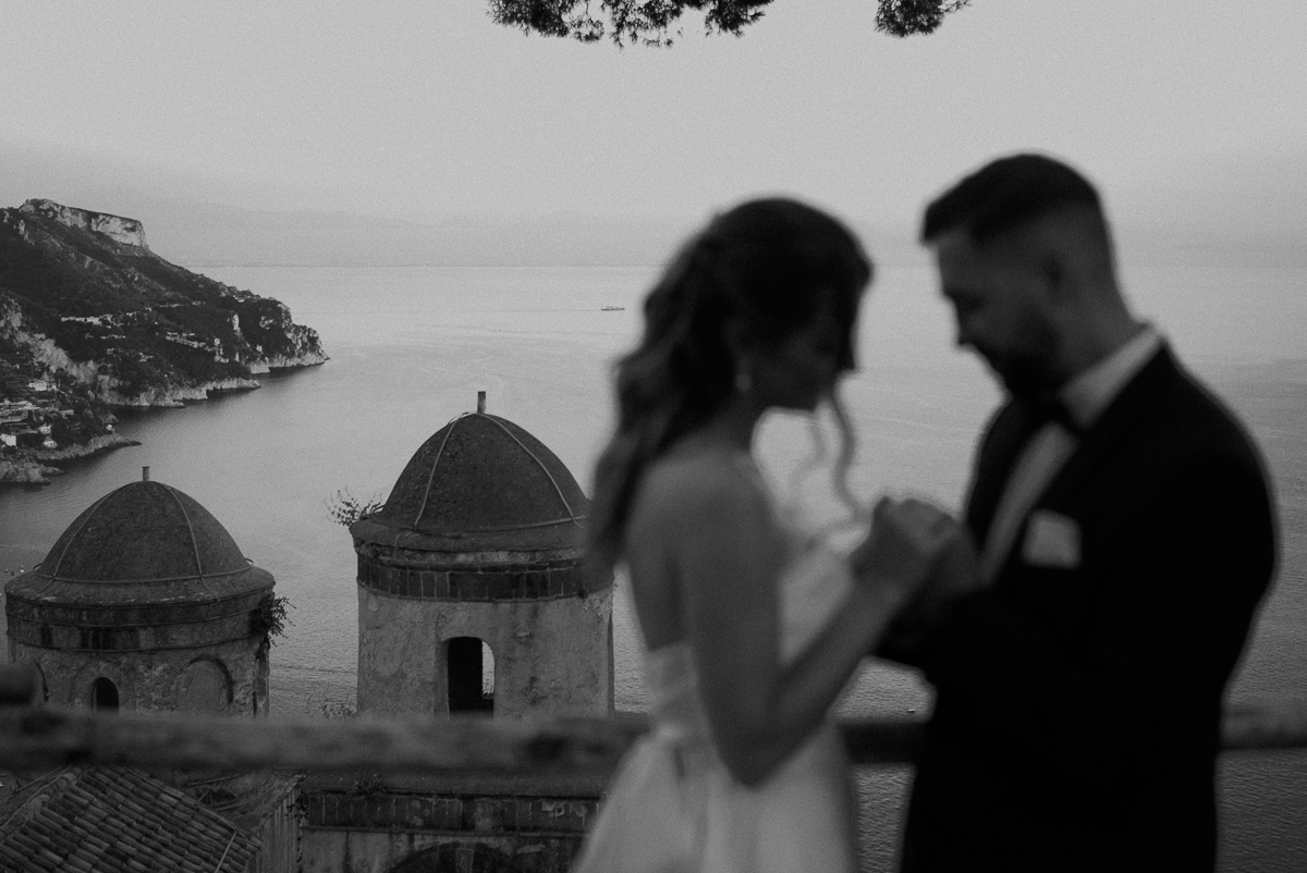 vivianeizzo-wedding-photographer-fineart-bespoke-reportage-luxury-destination-hotelvillafraulo-villarufolo-weddingplanner-weddingsitaly-regency-amalficoast-ravello-19
