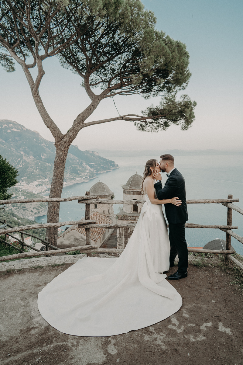 vivianeizzo-wedding-photographer-fineart-bespoke-reportage-luxury-destination-hotelvillafraulo-villarufolo-weddingplanner-weddingsitaly-regency-amalficoast-ravello-21