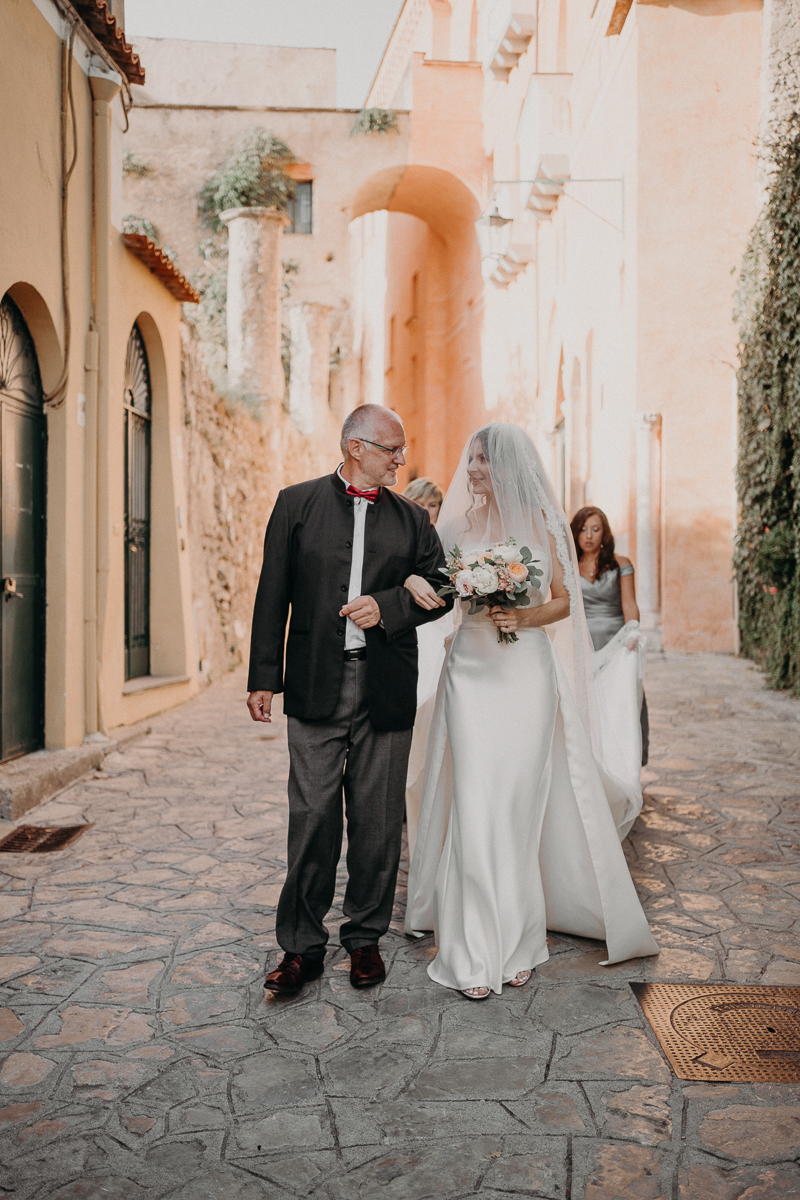 vivianeizzo-wedding-photographer-fineart-bespoke-reportage-luxury-destination-hotelvillafraulo-villarufolo-weddingplanner-weddingsitaly-regency-amalficoast-ravello-71