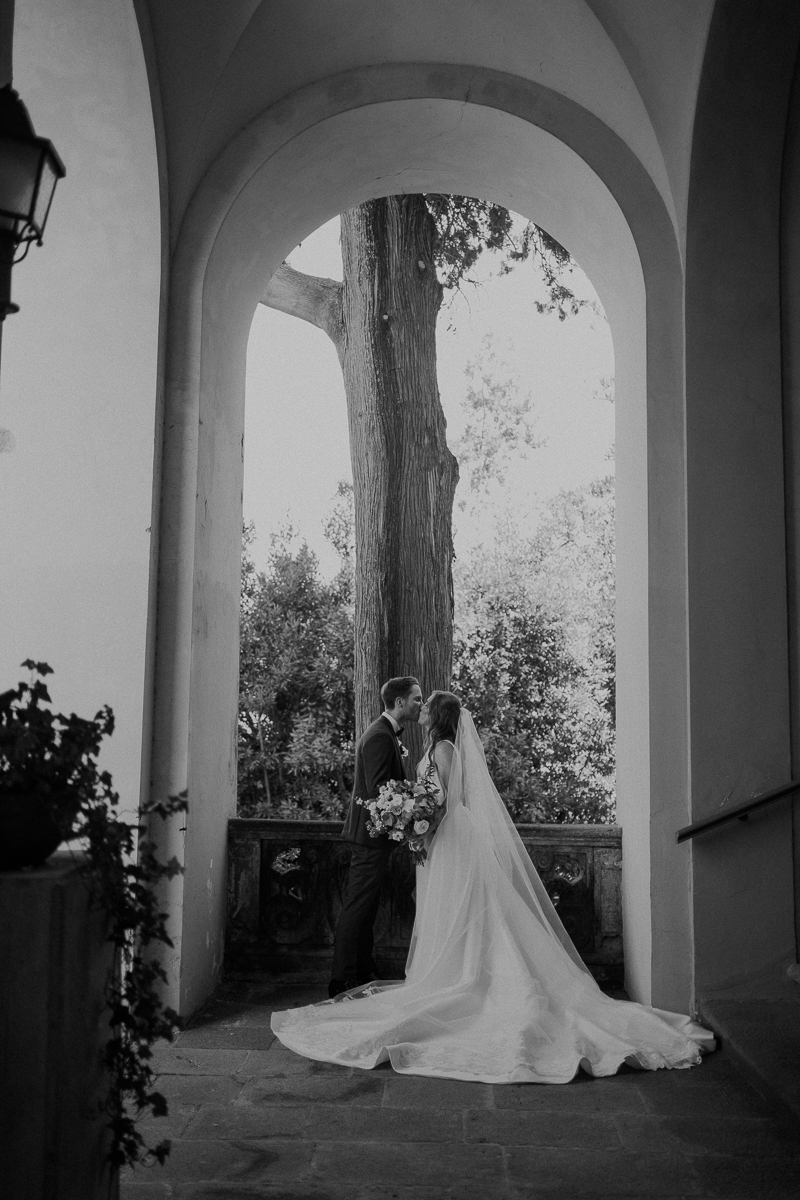 vivianeizzo-wedding-photographer-fineart-bespoke-reportage-luxury-destination-sorrento-hotelmediterraneo-weddingplanner-cherylpagano-sorrentocoast-museocorreale-113