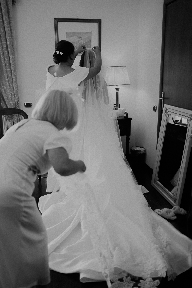 vivianeizzo-wedding-photographer-fineart-bespoke-reportage-luxury-destination-sorrento-hotelmediterraneo-weddingplanner-cherylpagano-sorrentocoast-museocorreale-145
