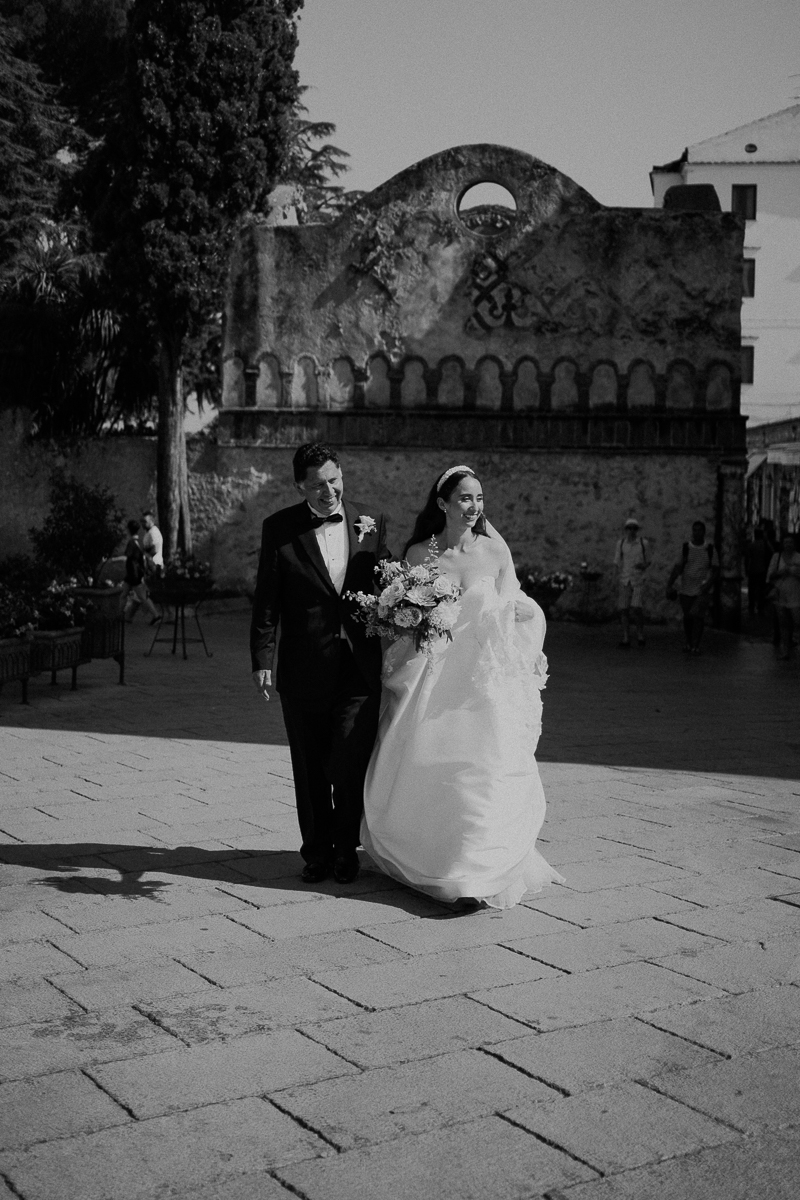 vivianeizzo-wedding-photographer-fineart-bespoke-reportage-luxury-destination-weddingplanner-cristinadizoglio-incantoweddings-villacimbrone-ravello-amalficoast-duomoravello-boatsession-127