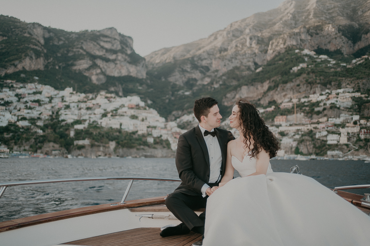 vivianeizzo-wedding-photographer-fineart-bespoke-reportage-luxury-destination-weddingplanner-cristinadizoglio-incantoweddings-villacimbrone-ravello-amalficoast-duomoravello-boatsession-29