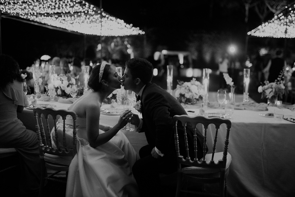 vivianeizzo-wedding-photographer-fineart-bespoke-reportage-luxury-destination-weddingplanner-cristinadizoglio-incantoweddings-villacimbrone-ravello-amalficoast-duomoravello-boatsession-42