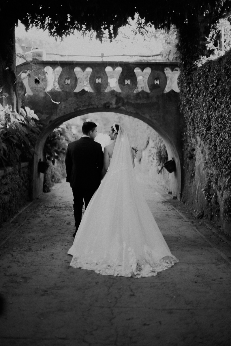 vivianeizzo-wedding-photographer-fineart-bespoke-reportage-luxury-destination-weddingplanner-cristinadizoglio-incantoweddings-villacimbrone-ravello-amalficoast-duomoravello-boatsession-94
