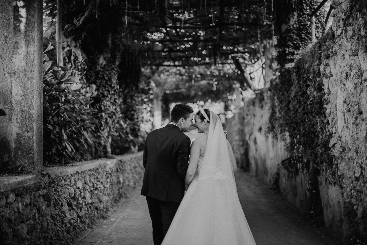vivianeizzo-wedding-photographer-fineart-bespoke-reportage-luxury-destination-weddingplanner-cristinadizoglio-incantoweddings-villacimbrone-ravello-amalficoast-duomoravello-boatsession-95